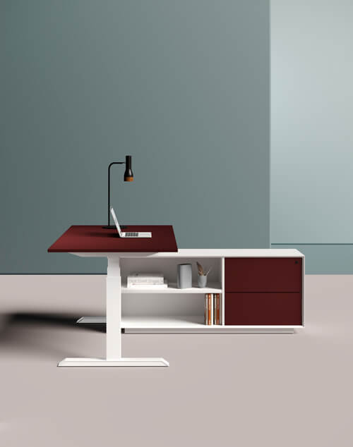 Max Nova Desk